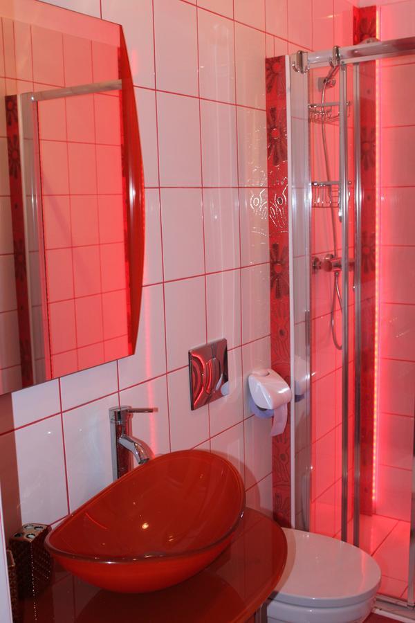 Palac Ogrodowa Тарновске Гори Екстериор снимка