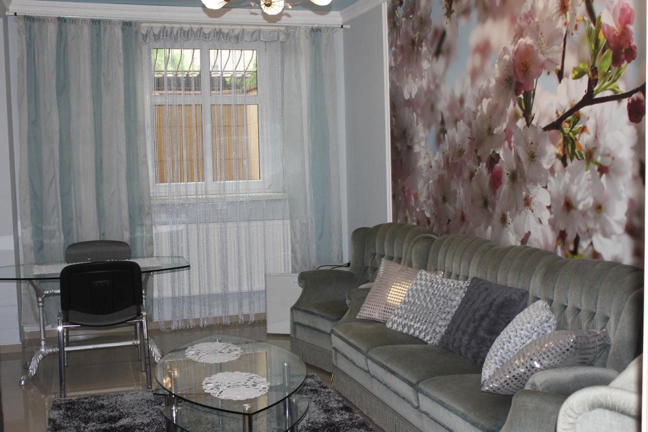 Palac Ogrodowa Тарновске Гори Екстериор снимка