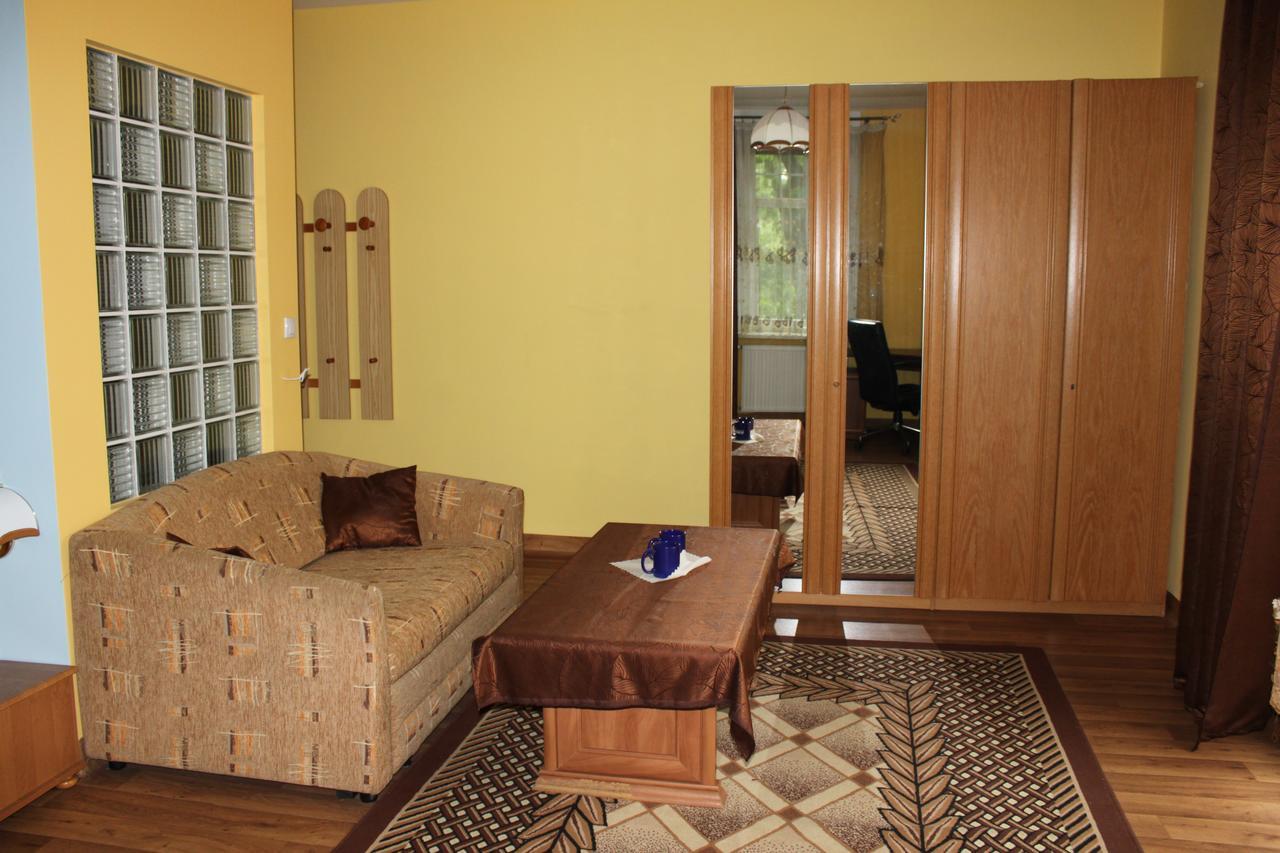 Palac Ogrodowa Тарновске Гори Екстериор снимка