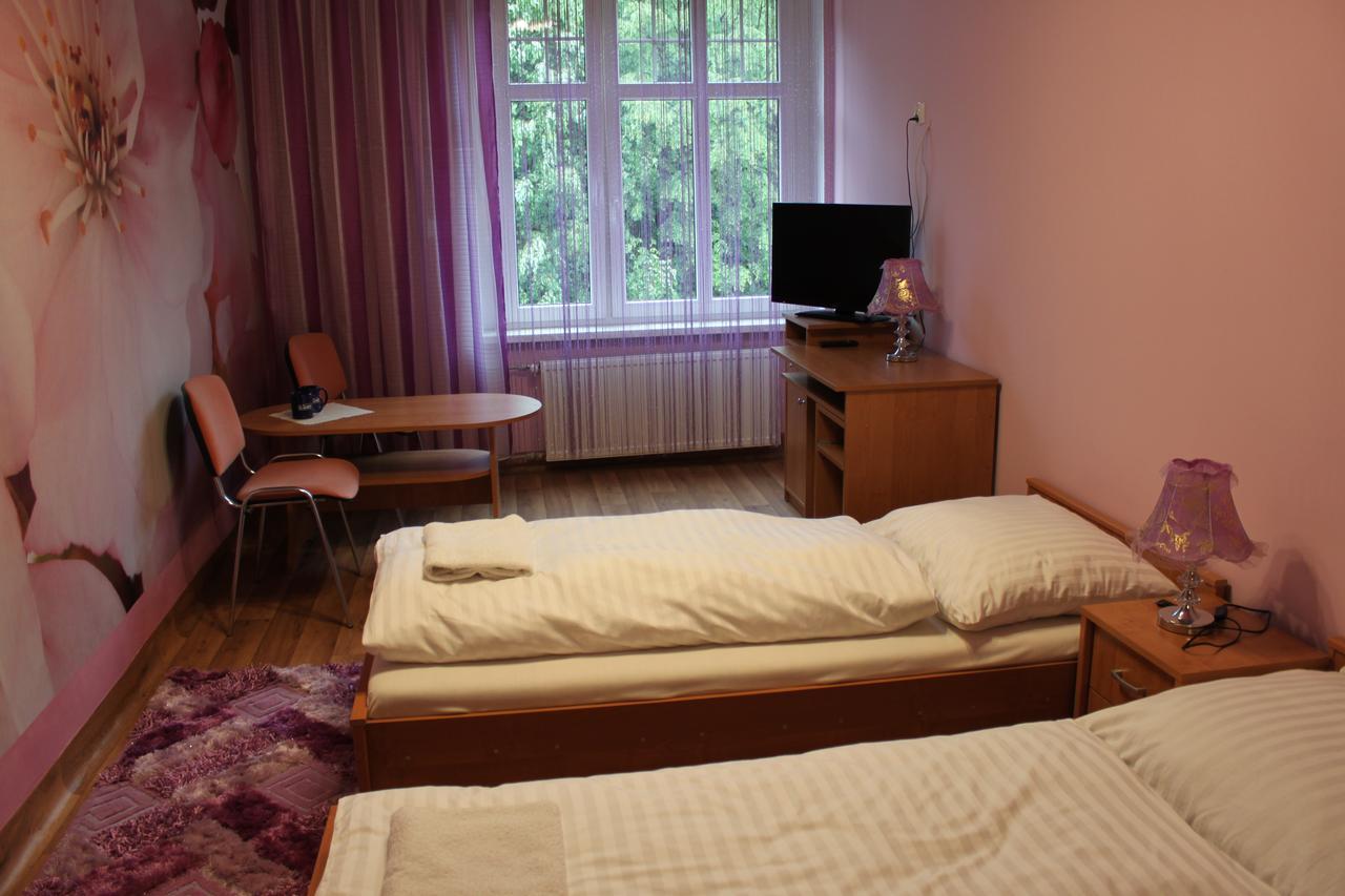 Palac Ogrodowa Тарновске Гори Екстериор снимка