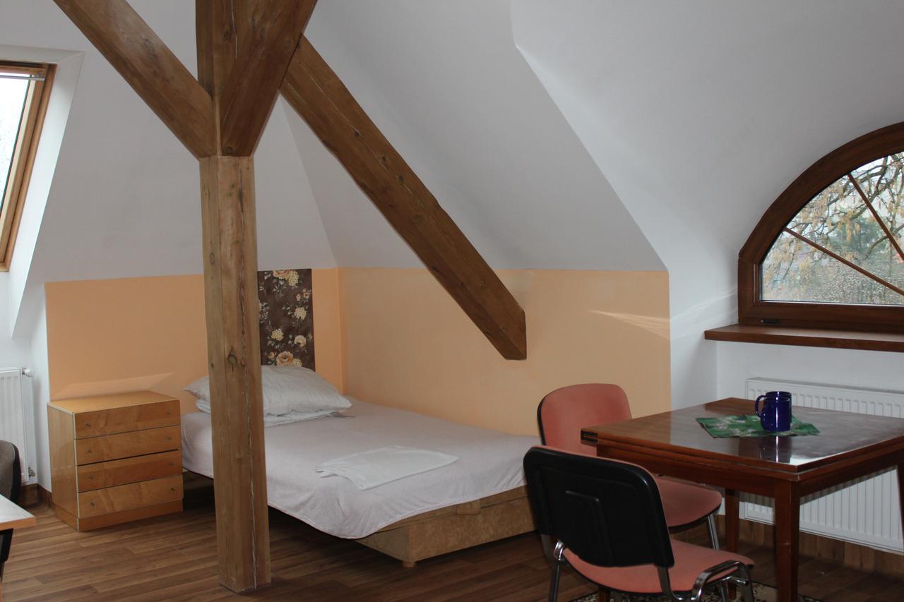 Palac Ogrodowa Тарновске Гори Екстериор снимка