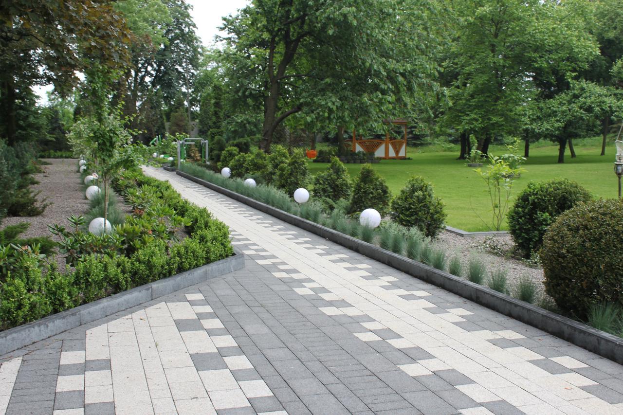 Palac Ogrodowa Тарновске Гори Екстериор снимка